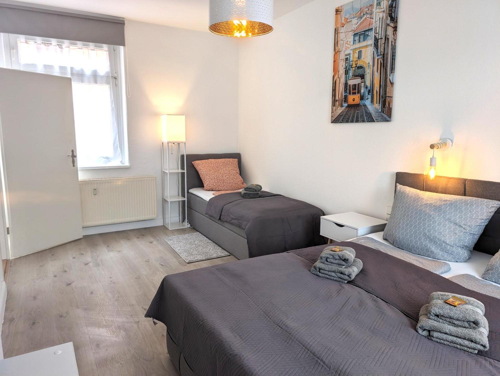 Casa Apartment Modern Vintage Flexibilitaet Pur- Perfektes Apartment Fuer Familien Und Geschaeftsreisende 5 Schlafplaetze, Vollausstattung, Amazon Prime & Parkplatz Inklusive Magdeburg Ngoại thất bức ảnh